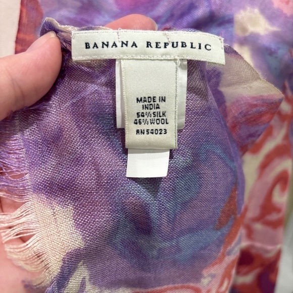Banana Republic SW Cassie Floral Purple Wool Silk Scarf, 72" x 12" - Picture 4 of 5